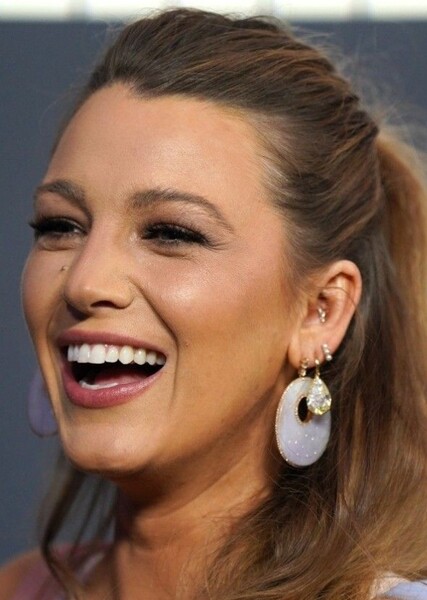 Blake Lively photo