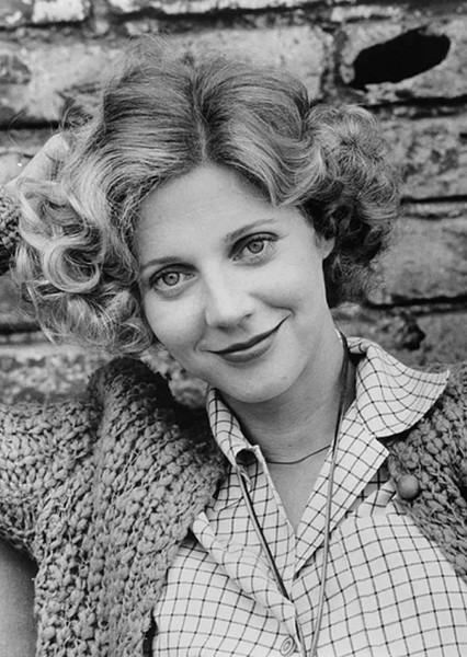 Blythe Danner photo