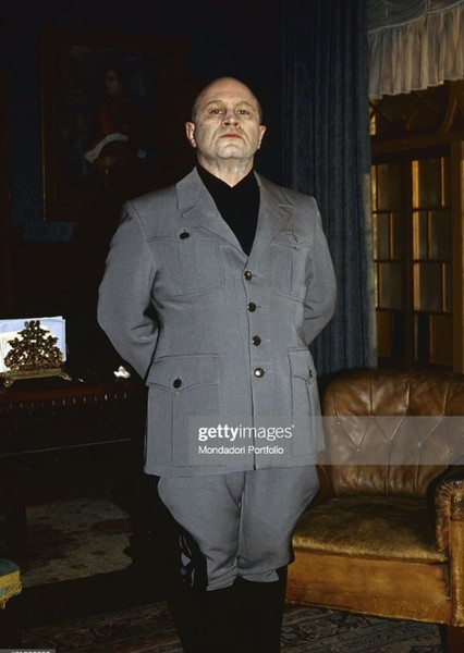 Bob Hoskins