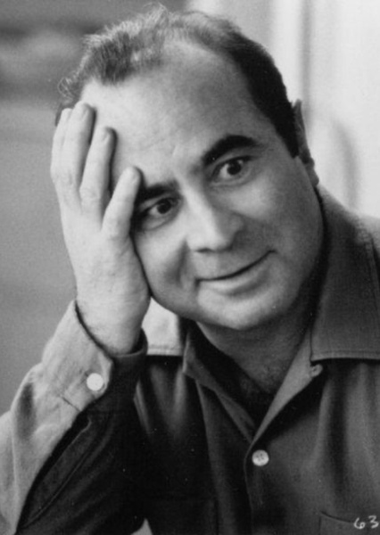 Bob Hoskins photo
