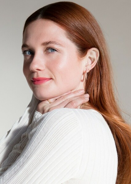 Bonnie Wright photo