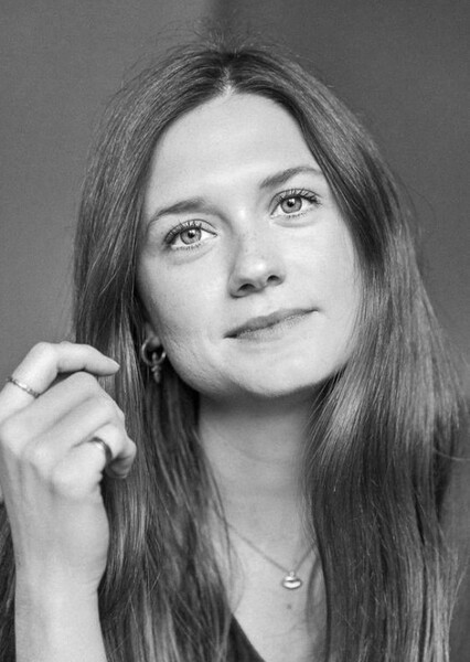 Bonnie Wright photo