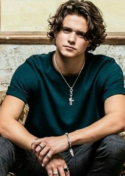 Bradley Simpson photo