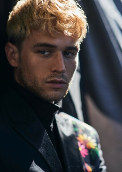 Brandon Flynn photo