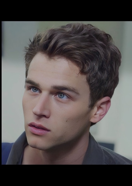 Brandon Flynn photo