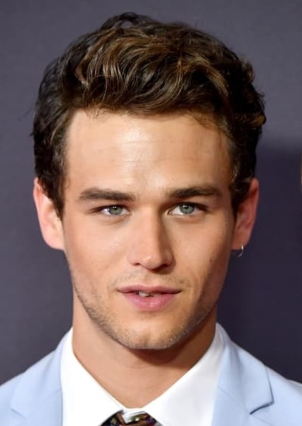 Brandon Flynn photo