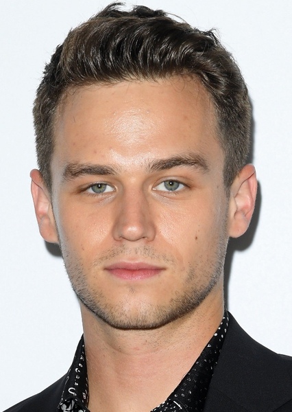 Brandon Flynn photo
