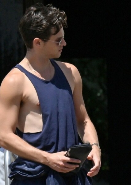 Brandon Flynn photo