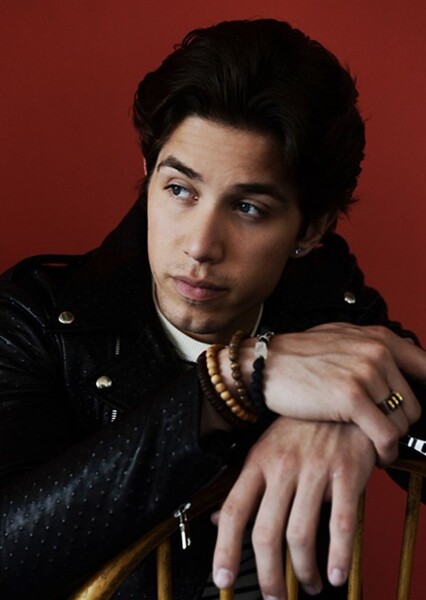 Brandon Larracuente photo