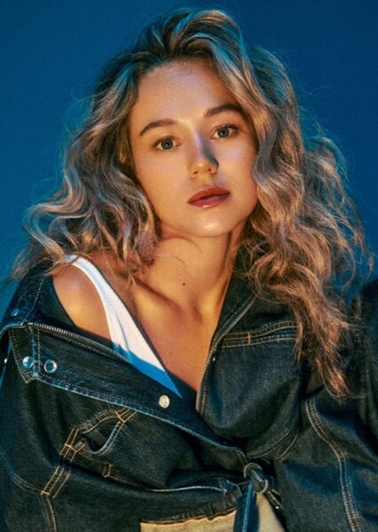 Brec Bassinger photo