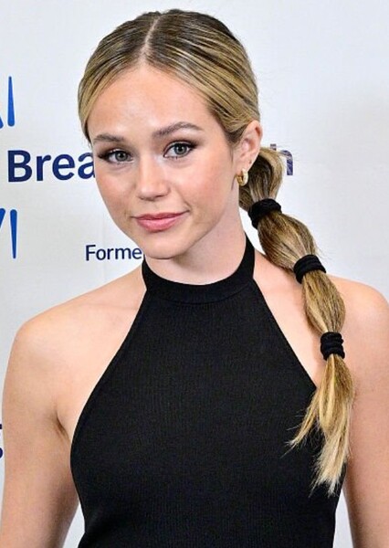 Brec Bassinger photo
