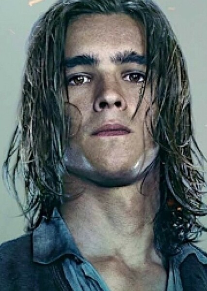 Brenton Thwaites photo