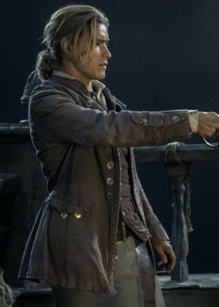 Brenton Thwaites photo