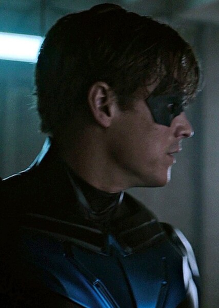 Brenton Thwaites photo