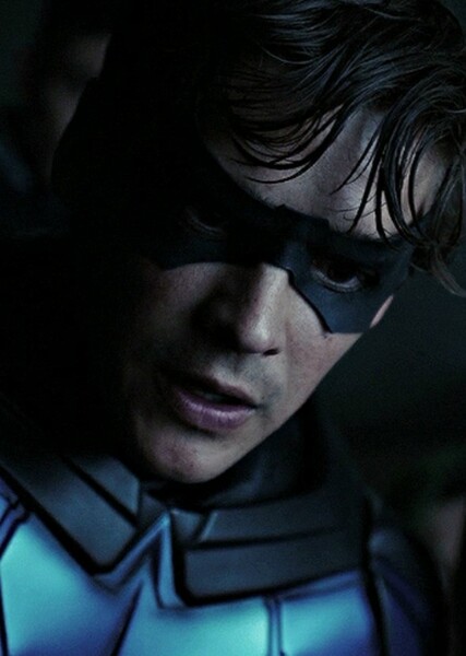 Brenton Thwaites photo