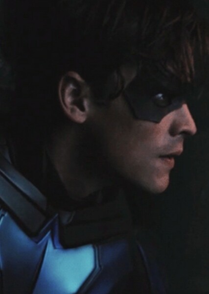 Brenton Thwaites photo