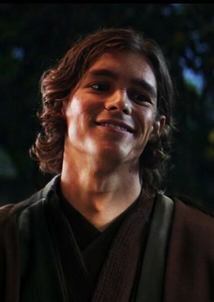 Brenton Thwaites photo