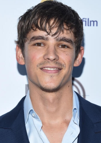 Brenton Thwaites photo
