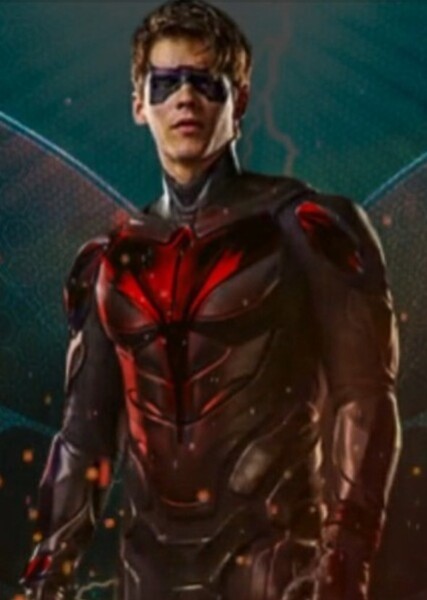Brenton Thwaites photo