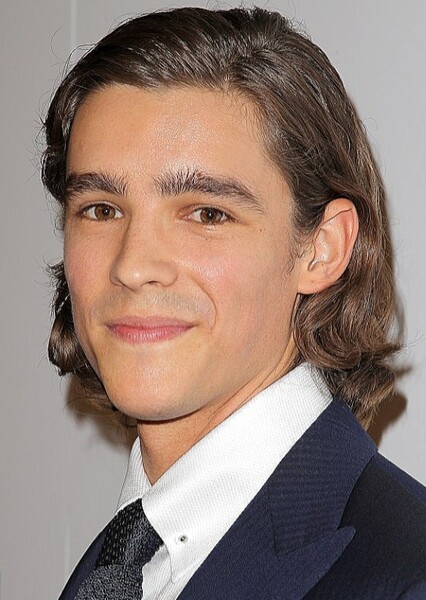 Brenton Thwaites photo