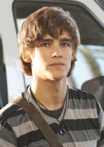 Brenton Thwaites photo