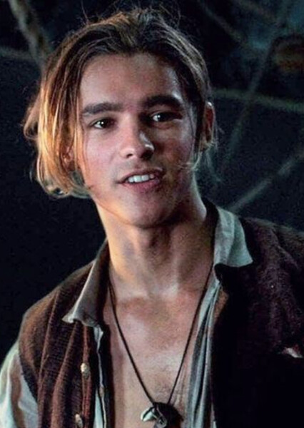 Brenton Thwaites photo