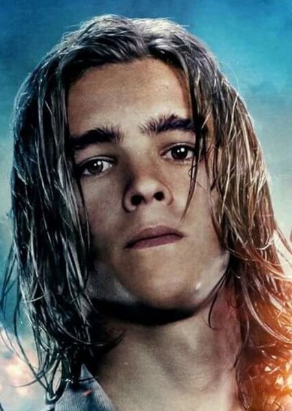 Brenton Thwaites photo