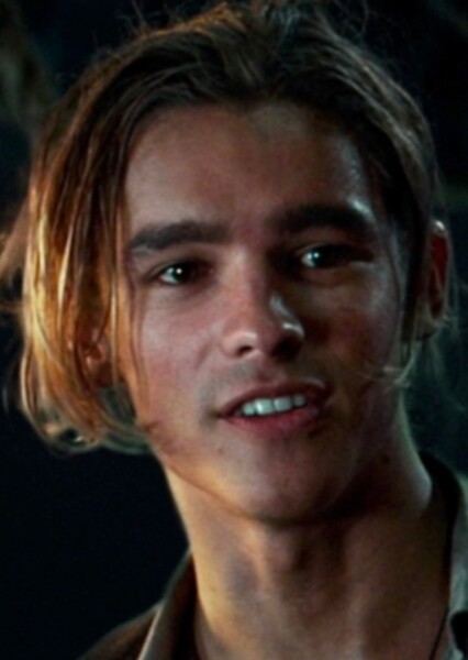Brenton Thwaites photo