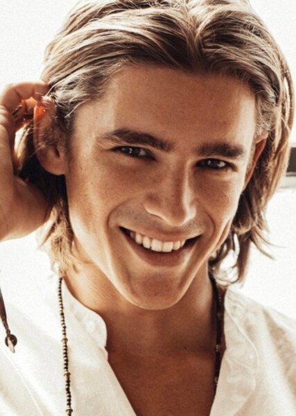 Brenton Thwaites