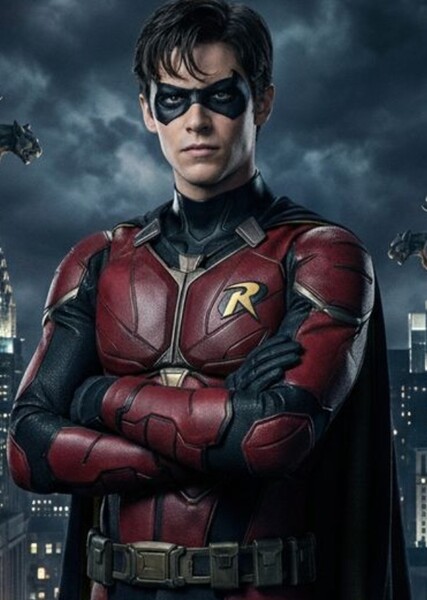 Brenton Thwaites photo