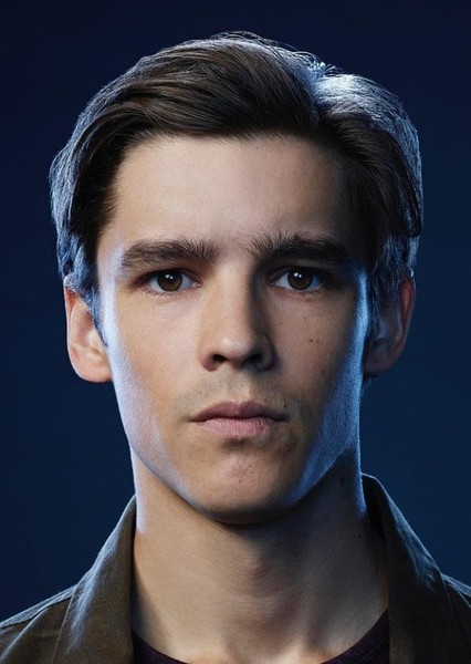 Brenton Thwaites as Detective David Mills in Seven (Remake)