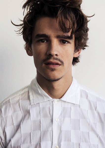 Brenton Thwaites photo