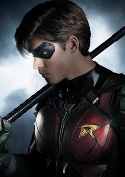 Brenton Thwaites photo