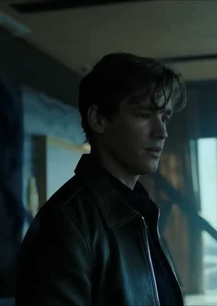 Brenton Thwaites photo
