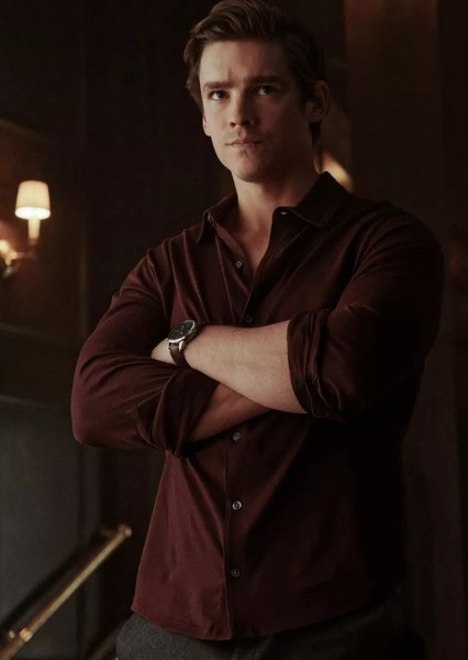 Brenton Thwaites photo