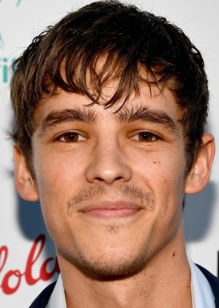 Brenton Thwaites photo