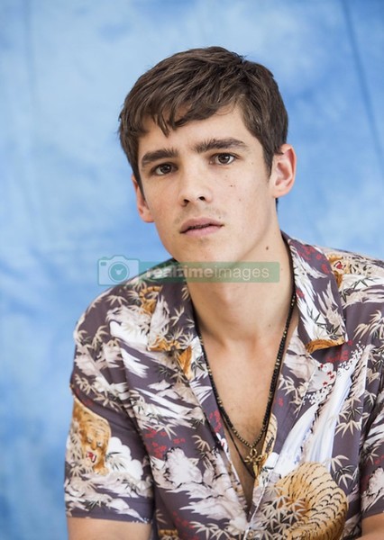 Brenton Thwaites photo
