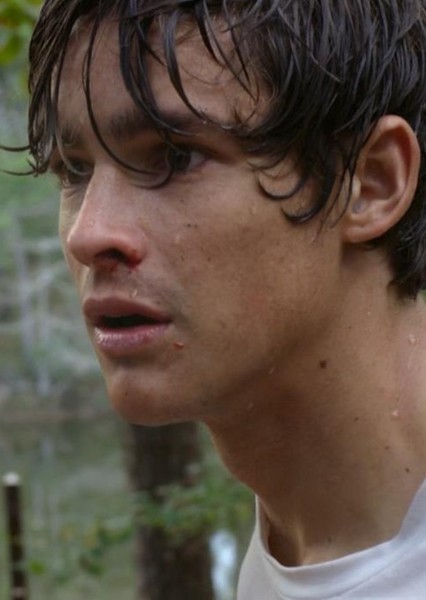 Brenton Thwaites photo