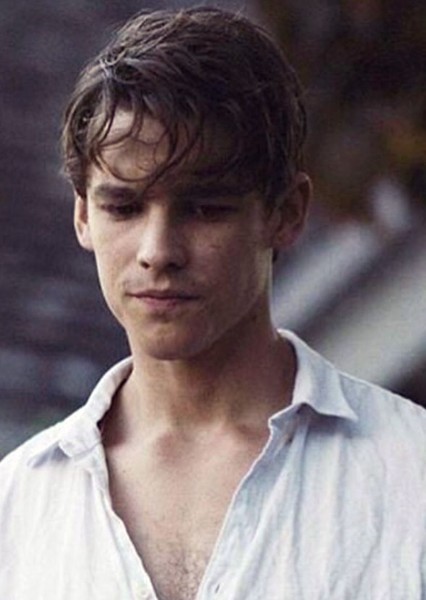 Brenton Thwaites photo