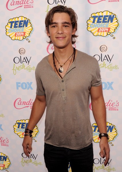 Brenton Thwaites photo