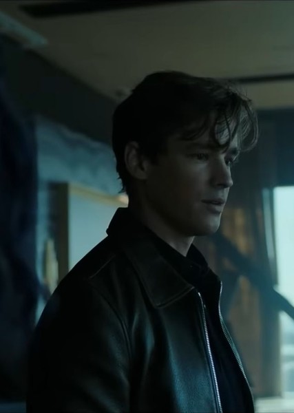Brenton Thwaites photo