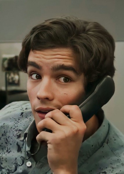 Brenton Thwaites photo