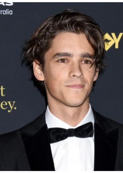 Brenton Thwaites photo