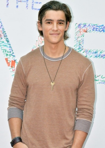 Brenton Thwaites photo