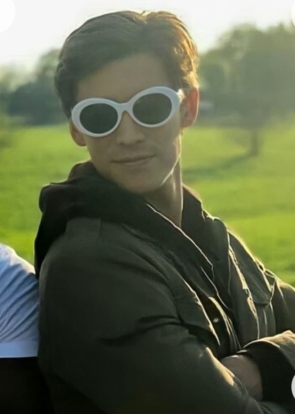 Brenton Thwaites photo