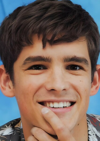 Brenton Thwaites photo
