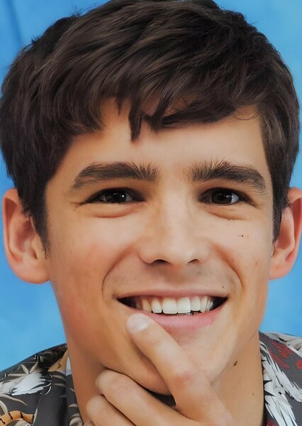 Brenton Thwaites photo