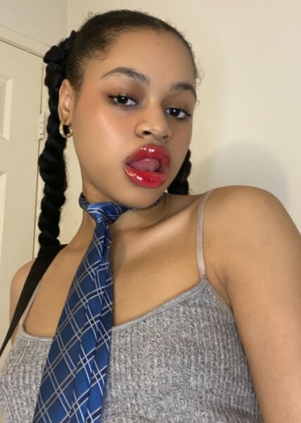 Briana Roy photo