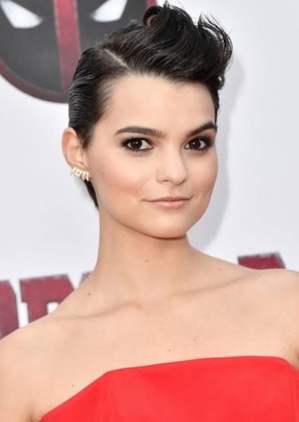 Brianna Hildebrand photo