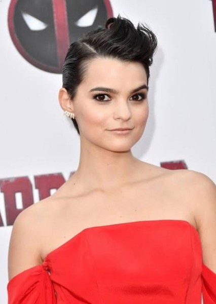 Brianna Hildebrand photo